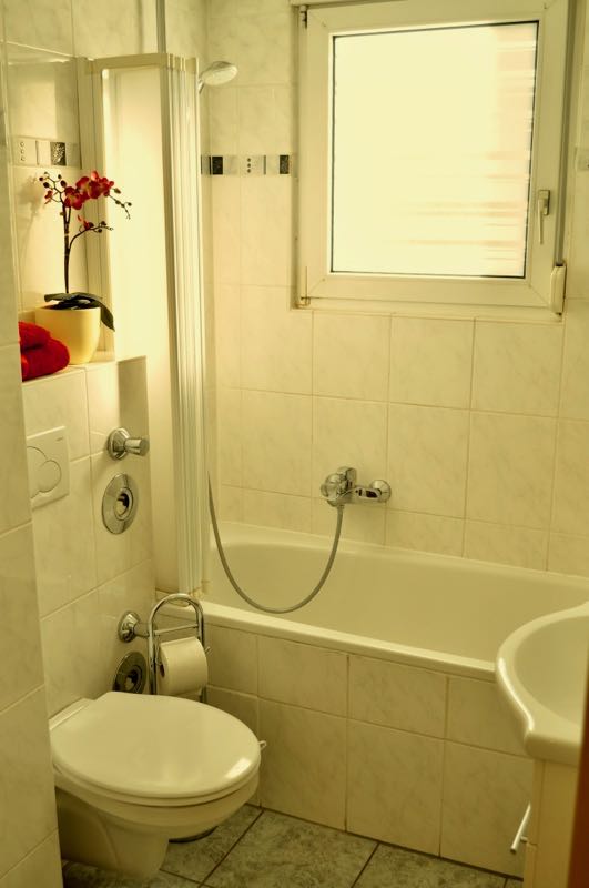 Badezimmer mit Badewanne