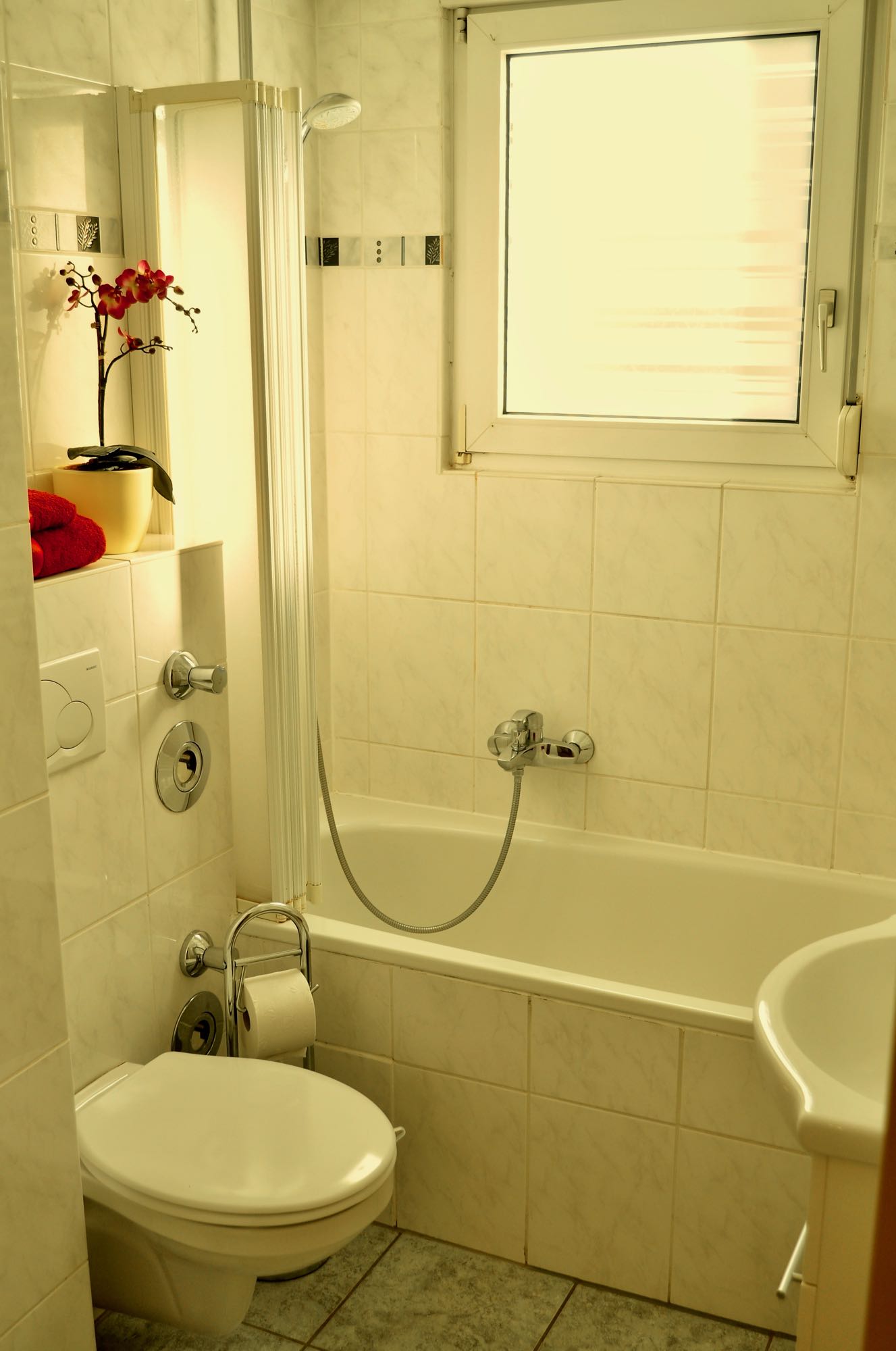 Badezimmer mit Badewanne